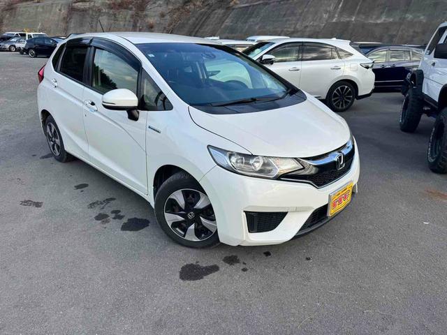 フィットハイブリッド Ｌパッケージ　ハイブリッド　バックカメラ　ＴＶ　オートクルーズコントロール　衝突被害軽減システム　ＬＥＤヘッドランプ　スマートキー　電動格納ミラー　ＡＴ　盗難防止システム　衝突安全ボディ　ＡＢＳ　ＥＳＣ　エアコン（10枚目）