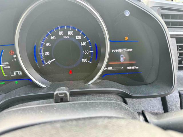 フィットハイブリッド Ｌパッケージ　ハイブリッド　バックカメラ　ＴＶ　オートクルーズコントロール　衝突被害軽減システム　ＬＥＤヘッドランプ　スマートキー　電動格納ミラー　ＡＴ　盗難防止システム　衝突安全ボディ　ＡＢＳ　ＥＳＣ　エアコン（19枚目）