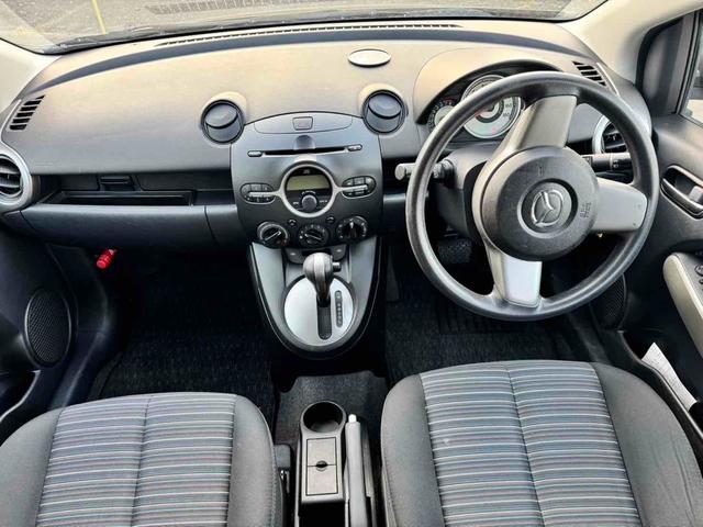 デミオ １３Ｃ　ＡＴ　衝突安全ボディ　ＡＢＳ　ＣＤ　エアコン　パワーステアリング　パワーウィンドウ（2枚目）