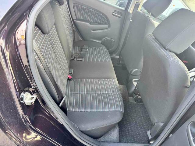 デミオ １３Ｃ　ＡＴ　衝突安全ボディ　ＡＢＳ　ＣＤ　エアコン　パワーステアリング　パワーウィンドウ（8枚目）