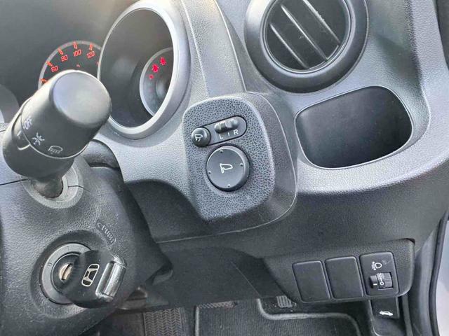 お車の知識がなくても大丈夫です！皆様のご来店をスタッフ一同、心よりお待ちしております。