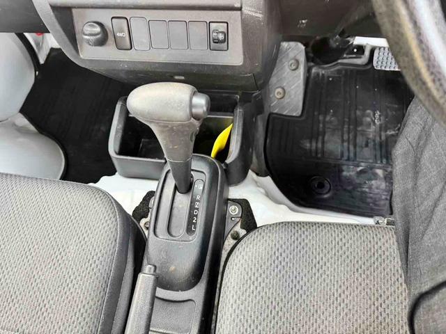 ハイゼットトラック スタンダード　４ＷＤ　軽トラック　ＡＴ　エアコン　運転席エアバッグ（3枚目）
