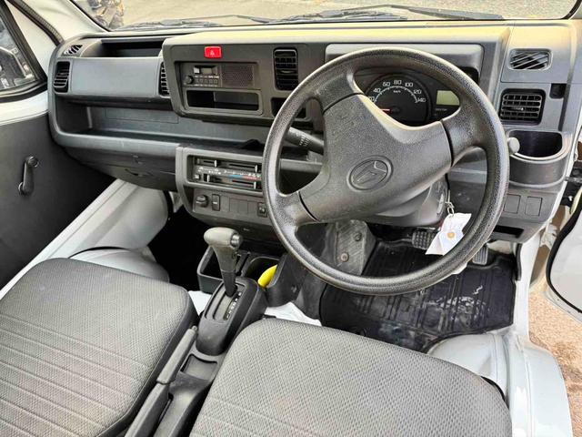 ハイゼットトラック スタンダード　４ＷＤ　軽トラック　ＡＴ　エアコン　運転席エアバッグ（4枚目）
