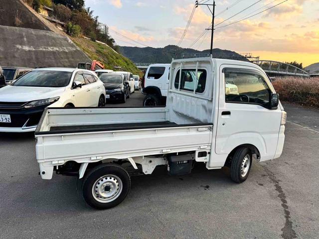 ハイゼットトラック スタンダード　４ＷＤ　軽トラック　ＡＴ　エアコン　運転席エアバッグ（10枚目）