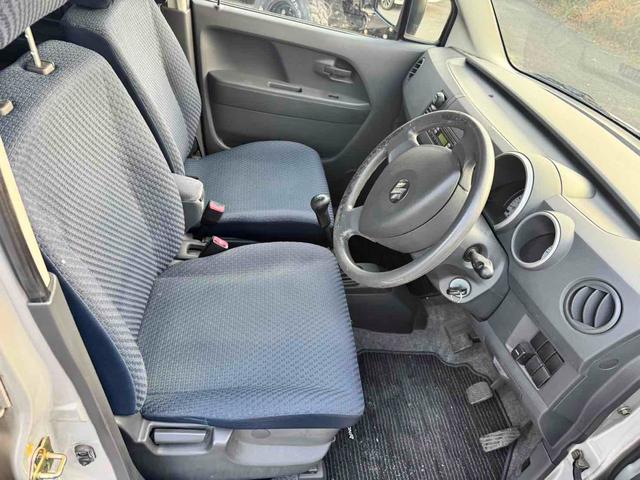 ワゴンＲ ＦＸ　ＭＴ　盗難防止システム　ＣＤ　アルミホイール　衝突安全ボディ　エアコン　パワーステアリング　パワーウィンドウ（5枚目）