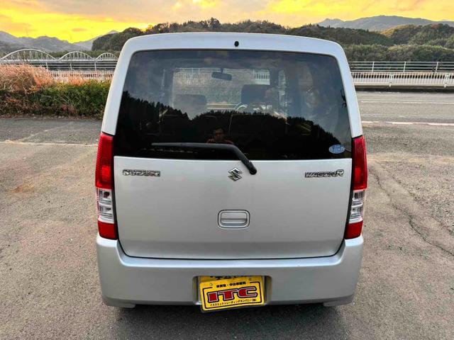 ワゴンＲ ＦＸ　ＭＴ　盗難防止システム　ＣＤ　アルミホイール　衝突安全ボディ　エアコン　パワーステアリング　パワーウィンドウ（13枚目）