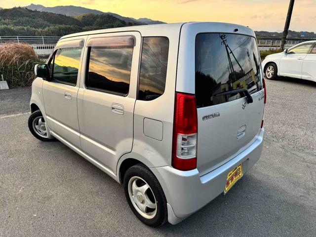 ワゴンＲ ＦＸ　ＭＴ　盗難防止システム　ＣＤ　アルミホイール　衝突安全ボディ　エアコン　パワーステアリング　パワーウィンドウ（14枚目）