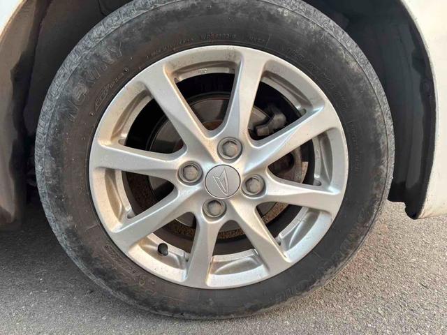 ムーヴ Ｘ　ナビ　ＴＶ　スマートキー　アイドリングストップ　ＣＶＴ　盗難防止システム　ＡＢＳ　ＣＤ　ＵＳＢ　ミュージックプレイヤー接続可　Ｂｌｕｅｔｏｏｔｈ　アルミホイール　衝突安全ボディ　エアコン（20枚目）