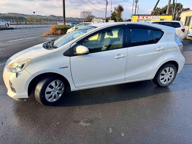 アクア Ｓ　ドライブレコーダー　ＥＴＣ　バックカメラ　ナビ　スマートキー　電動格納ミラー　ＣＶＴ　衝突安全ボディ　ＡＢＳ　ＥＳＣ　エアコン　パワーステアリング　パワーウィンドウ（12枚目）