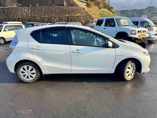 アクア Ｓ　ドライブレコーダー　ＥＴＣ　バックカメラ　ナビ　スマートキー　電動格納ミラー　ＣＶＴ　衝突安全ボディ　ＡＢＳ　ＥＳＣ　エアコン　パワーステアリング　パワーウィンドウ（13枚目）