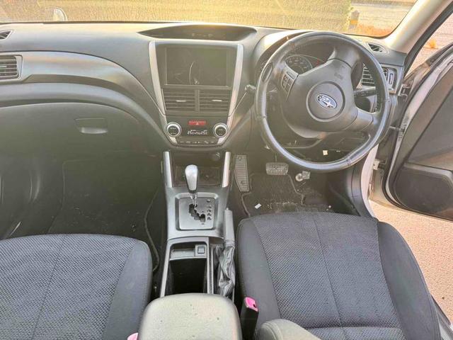 運転者にとっては日々使用することとなる運転席です。運転席が快適だと運転に集中することができますね。