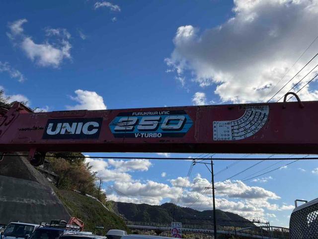 タイタントラック 　ＭＴ　後輪ダブル　電動格納ミラー　エアコン　運転席エアバッグ（11枚目）