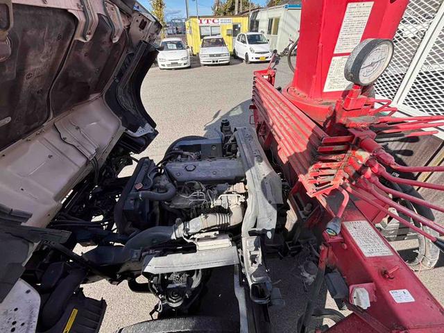 タイタントラック 　ＭＴ　後輪ダブル　電動格納ミラー　エアコン　運転席エアバッグ（14枚目）