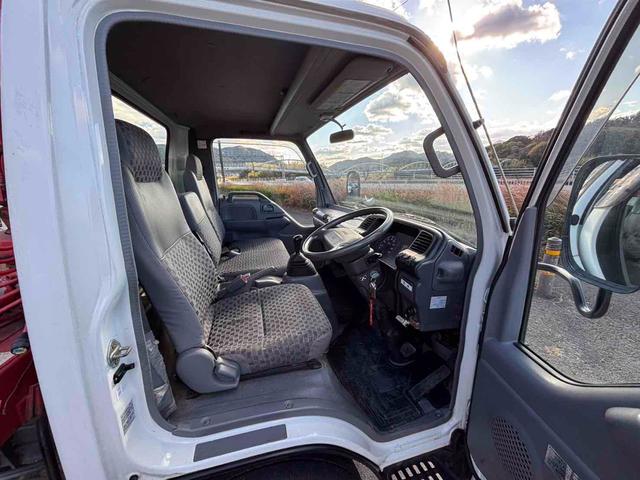 タイタントラック 　ＭＴ　後輪ダブル　電動格納ミラー　エアコン　運転席エアバッグ（27枚目）