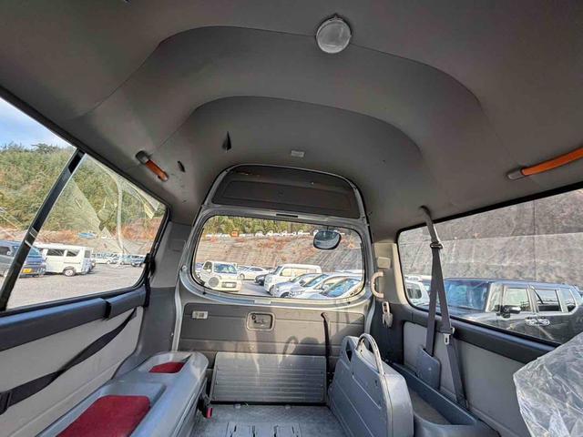 キャラバン 　福祉車輌　スライドドア　キーレスエントリー　ＡＴ　エアコン（11枚目）