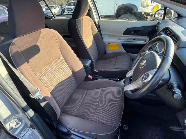 アクア Ｇ　バックカメラ　ＴＶ　アルミホイール　ヘッドライトウォッシャー　スマートキー　電動格納ミラー　ＣＶＴ　衝突安全ボディ　ＡＢＳ　ＥＳＣ　ＣＤ　Ｂｌｕｅｔｏｏｔｈ　エアコン　パワーステアリング（10枚目）