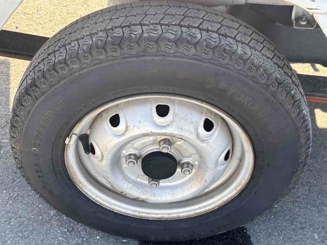 キャリイトラック ＫＣエアコン・パワステ　４ＷＤ　軽トラック　ＭＴ　エアコン　パワーステアリング（16枚目）