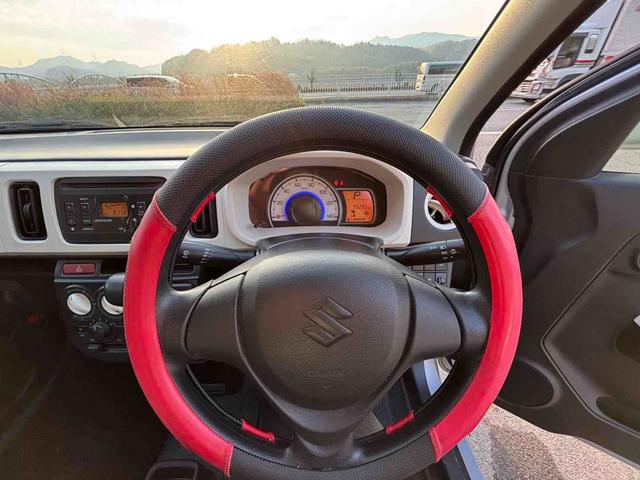 アルト Ｌ　キーレスエントリー　アイドリングストップ　シートヒーター　ＣＶＴ　盗難防止システム　ＡＢＳ　ＥＳＣ　ＣＤ　ミュージックプレイヤー接続可　衝突安全ボディ　エアコン　パワーステアリング　パワーウィンドウ（3枚目）