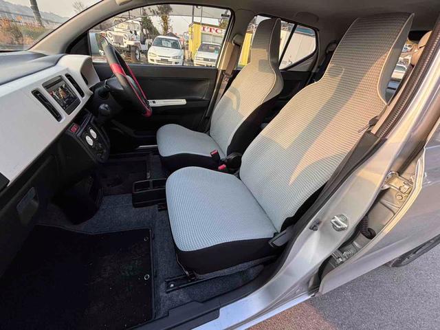 アルト Ｌ　キーレスエントリー　アイドリングストップ　シートヒーター　ＣＶＴ　盗難防止システム　ＡＢＳ　ＥＳＣ　ＣＤ　ミュージックプレイヤー接続可　衝突安全ボディ　エアコン　パワーステアリング　パワーウィンドウ（9枚目）