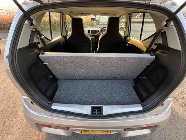 アルト Ｌ　キーレスエントリー　アイドリングストップ　シートヒーター　ＣＶＴ　盗難防止システム　ＡＢＳ　ＥＳＣ　ＣＤ　ミュージックプレイヤー接続可　衝突安全ボディ　エアコン　パワーステアリング　パワーウィンドウ（21枚目）