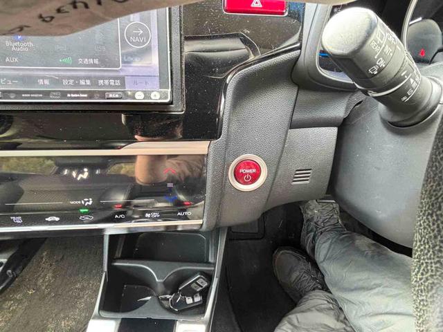 フィットハイブリッド Lパッケージ ハイブリッド ETC バックカメラ ナビ TV オートクルーズコントロール オートライト LEDヘッドランプ スマートキー 電動格納ミラー AT 盗難防止システム 衝突安全ボディ CD USB(6枚目)