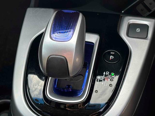 フィットハイブリッド Lパッケージ ハイブリッド ETC バックカメラ ナビ TV オートクルーズコントロール オートライト LEDヘッドランプ スマートキー 電動格納ミラー AT 盗難防止システム 衝突安全ボディ CD USB(7枚目)