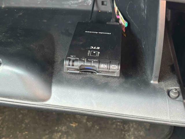 フィットハイブリッド Lパッケージ ハイブリッド ETC バックカメラ ナビ TV オートクルーズコントロール オートライト LEDヘッドランプ スマートキー 電動格納ミラー AT 盗難防止システム 衝突安全ボディ CD USB(8枚目)