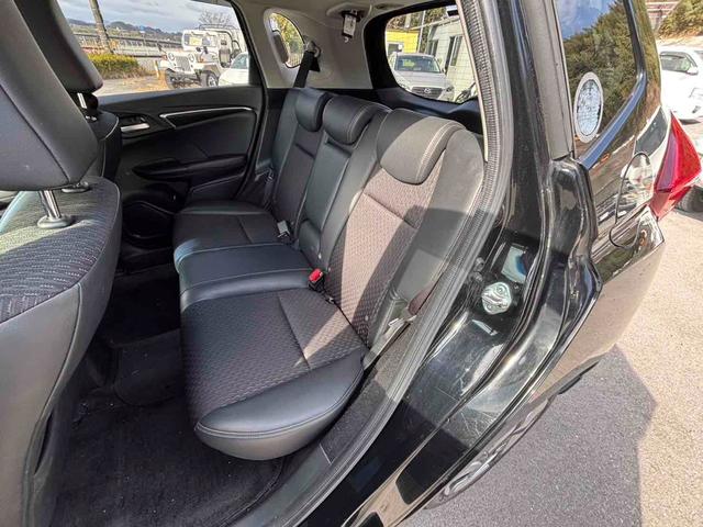 フィットハイブリッド Lパッケージ ハイブリッド ETC バックカメラ ナビ TV オートクルーズコントロール オートライト LEDヘッドランプ スマートキー 電動格納ミラー AT 盗難防止システム 衝突安全ボディ CD USB(10枚目)