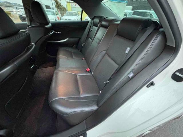 クラウン アスリート　ドライブレコーダー　ＥＴＣ　オートクルーズコントロール　バックカメラ　ＴＶ　アルミホイール　ＨＩＤ　ＡＴ　スマートキー　電動格納ミラー　盗難防止システム　パワーシート　ＣＤ　ＤＶＤ再生　ＵＳＢ（11枚目）