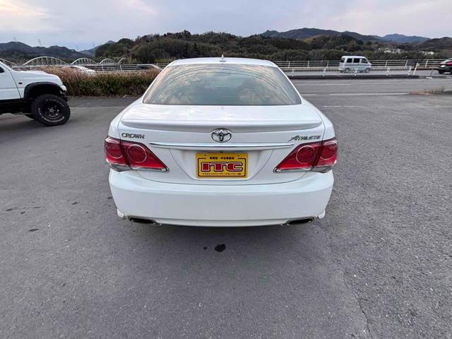 クラウン アスリート　ドライブレコーダー　ＥＴＣ　オートクルーズコントロール　バックカメラ　ＴＶ　アルミホイール　ＨＩＤ　ＡＴ　スマートキー　電動格納ミラー　盗難防止システム　パワーシート　ＣＤ　ＤＶＤ再生　ＵＳＢ（16枚目）