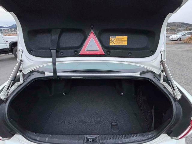 クラウン アスリート　ドライブレコーダー　ＥＴＣ　オートクルーズコントロール　バックカメラ　ＴＶ　アルミホイール　ＨＩＤ　ＡＴ　スマートキー　電動格納ミラー　盗難防止システム　パワーシート　ＣＤ　ＤＶＤ再生　ＵＳＢ（19枚目）