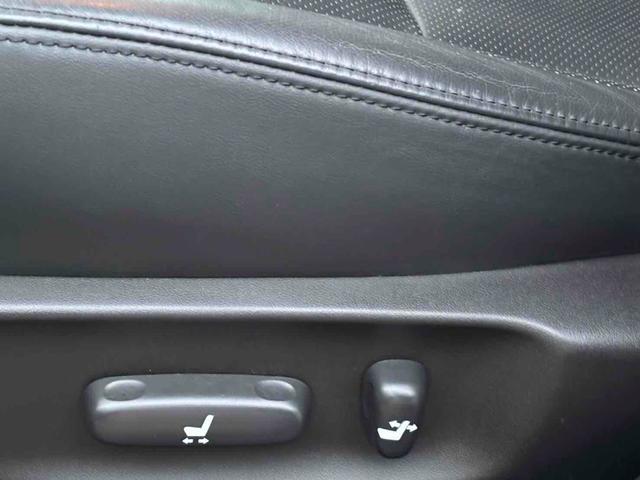 クラウン アスリート　ドライブレコーダー　ＥＴＣ　オートクルーズコントロール　バックカメラ　ＴＶ　アルミホイール　ＨＩＤ　ＡＴ　スマートキー　電動格納ミラー　盗難防止システム　パワーシート　ＣＤ　ＤＶＤ再生　ＵＳＢ（29枚目）