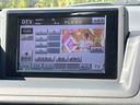 TV付きの車となっております。ドライブの合間の休憩中に気になる番組を見ることができます。