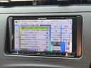 プリウス Ｌ　ＥＴＣ　バックカメラ　ナビ　ＴＶ　アルミホイール　オートライト　スマートキー　アイドリングストップ　電動格納ミラー　ＣＶＴ　盗難防止システム　衝突安全ボディ　ＡＢＳ　ＥＳＣ　Ｂｌｕｅｔｏｏｔｈ（4枚目）