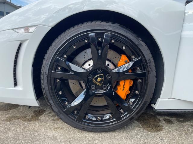 ランボルギーニその他 　ガヤルド　ＬＰ５５０－２　最終型２６年式・社外ナビ・バックカメラ・Ｂｌｕｅｔｏｏｔｈ・フロントリフト・ガラスエンジンフード・キーレス（7枚目）