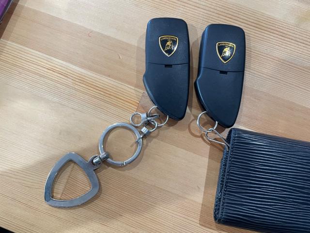 ランボルギーニその他 　ガヤルド　ＬＰ５５０－２　最終型２６年式・社外ナビ・バックカメラ・Ｂｌｕｅｔｏｏｔｈ・フロントリフト・ガラスエンジンフード・キーレス（37枚目）