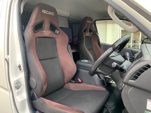 ハイエースバン スーパーＧＬ　ダークプライム　ＲＥＣＡＲＯシート　運転席　助手席　ベットキット　セカンドテーブルＬＥＤヘッドライト　スマートキー　プッシュスタート　助手席エアバック　アルパイン８インチナビ　ＥＴＣ　フリップダウンモニター（17枚目）
