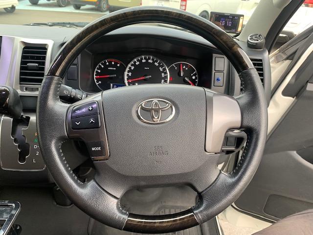 ハイエースバン スーパーＧＬ　ダークプライム　ＲＥＣＡＲＯシート　運転席　助手席　ベットキット　セカンドテーブルＬＥＤヘッドライト　スマートキー　プッシュスタート　助手席エアバック　アルパイン８インチナビ　ＥＴＣ　フリップダウンモニター（22枚目）