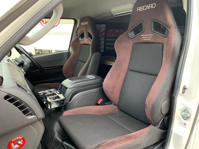 ハイエースバン スーパーＧＬ　ダークプライム　ＲＥＣＡＲＯシート　運転席　助手席　ベットキット　セカンドテーブルＬＥＤヘッドライト　スマートキー　プッシュスタート　助手席エアバック　アルパイン８インチナビ　ＥＴＣ　フリップダウンモニター（34枚目）
