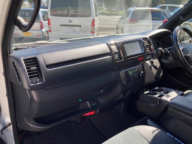 ハイエースバン スーパーGL ダークプライムII レガンスフロントエアロ ギブソンサイドリアバンパー エムテクノバットフェイスボンネット バックギャモン20インチAW ローダウン LEDテールランプ ディーゼルターボ(25枚目)