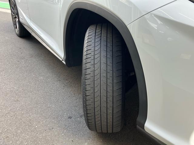 ＲＸ ＲＸ４５０ｈ　Ｆスポーツ　純正ナビ　フルセグテレビ　ヘッドアップディスプレイ　パドルシフト　バックカメラ　ＥＴＣ　衝突被害軽減システム　サンルーフ　シートヒーター（22枚目）