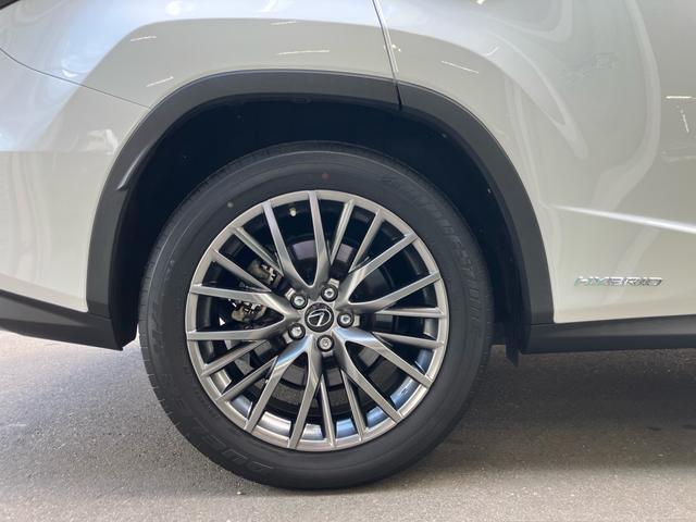 ＲＸ ＲＸ４５０ｈ　Ｆスポーツ　純正ナビ　フルセグテレビ　ヘッドアップディスプレイ　パドルシフト　バックカメラ　ＥＴＣ　衝突被害軽減システム　サンルーフ　シートヒーター（24枚目）