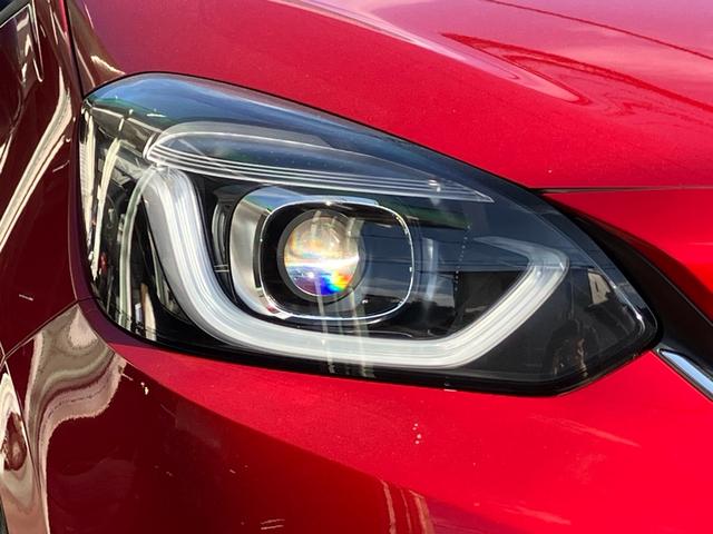 フィット ｅ：ＨＥＶホーム　２０周年特別仕様車　カーサ　純正ナビ　フルセグテレビ　バックカメラ　ＥＴＣ　ＬＥＤヘッドライト　クリアランスソナー　シートヒーター　Ｂｌｕｅｔｏｏｔｈ接続　ドライブレコーダー　オートクルーズコントロール（7枚目）