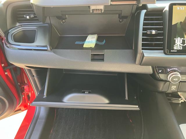 フィット ｅ：ＨＥＶホーム　２０周年特別仕様車　カーサ　純正ナビ　フルセグテレビ　バックカメラ　ＥＴＣ　ＬＥＤヘッドライト　クリアランスソナー　シートヒーター　Ｂｌｕｅｔｏｏｔｈ接続　ドライブレコーダー　オートクルーズコントロール（39枚目）