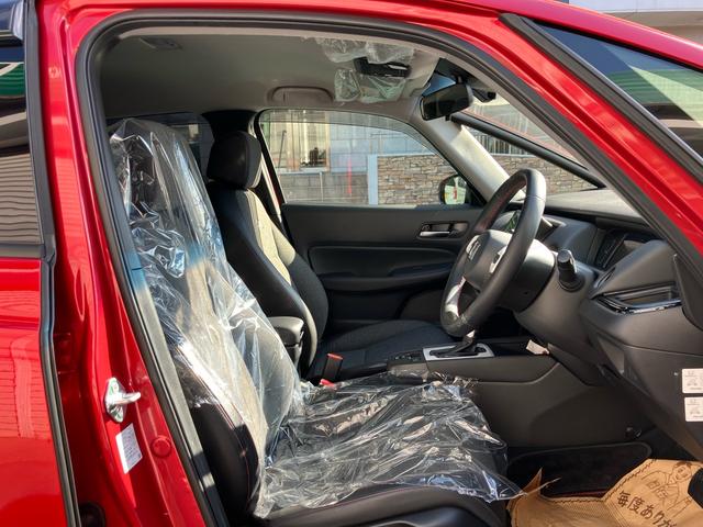 フィット ｅ：ＨＥＶホーム　２０周年特別仕様車　カーサ　純正ナビ　フルセグテレビ　バックカメラ　ＥＴＣ　ＬＥＤヘッドライト　クリアランスソナー　シートヒーター　Ｂｌｕｅｔｏｏｔｈ接続　ドライブレコーダー　オートクルーズコントロール（40枚目）