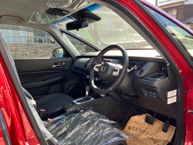 フィット ｅ：ＨＥＶホーム　２０周年特別仕様車　カーサ　純正ナビ　フルセグテレビ　バックカメラ　ＥＴＣ　ＬＥＤヘッドライト　クリアランスソナー　シートヒーター　Ｂｌｕｅｔｏｏｔｈ接続　ドライブレコーダー　オートクルーズコントロール（41枚目）