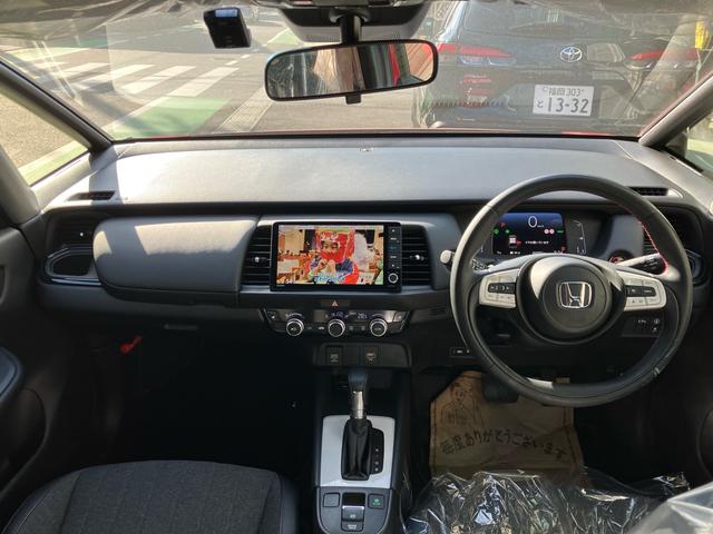 フィット ｅ：ＨＥＶホーム　２０周年特別仕様車　カーサ　純正ナビ　フルセグテレビ　バックカメラ　ＥＴＣ　ＬＥＤヘッドライト　クリアランスソナー　シートヒーター　Ｂｌｕｅｔｏｏｔｈ接続　ドライブレコーダー　オートクルーズコントロール（43枚目）