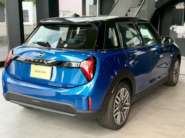 ＭＩＮＩ クーパーＣ　クラシック・トリム　【ＡＣＣ】【１７インチＡＷ】【ナビ】【Ｂモニター】（7枚目）