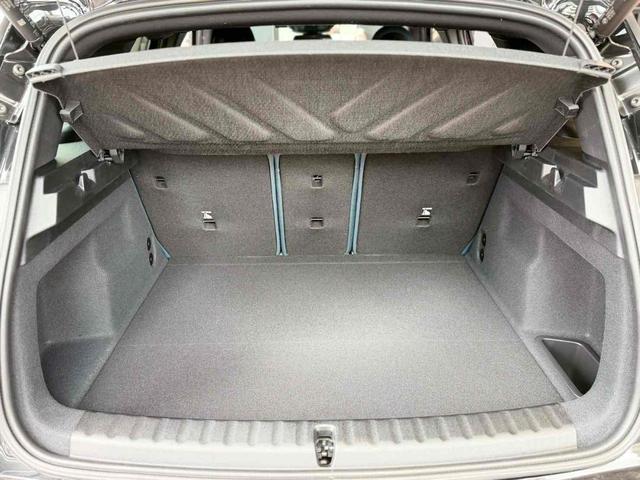 ＭＩＮＩ カントリーマンＤ　フェイバリット・トリム　Ｄ　ＤＣＴ　ディーゼルターボ　新車保証継承／フェイバードトリム／Ｍ－ＰＫＧ／１９ＡＷ　ハーマンカードン製スピーカー　ドライブレコーダー内臓　（レジェンドグレー）（9枚目）