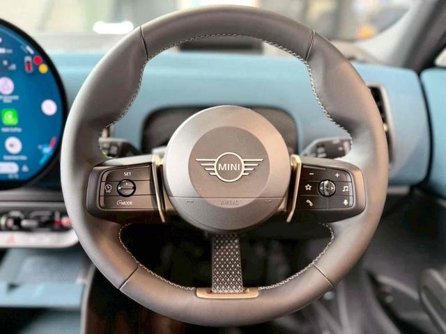 ＭＩＮＩ カントリーマンＤ　フェイバリット・トリム　Ｄ　ＤＣＴ　ディーゼルターボ　新車保証継承／フェイバードトリム／Ｍ－ＰＫＧ／１９ＡＷ　ハーマンカードン製スピーカー　ドライブレコーダー内臓　（レジェンドグレー）（17枚目）
